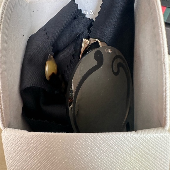 Authentic Prada Catwalk Collection Women Sunglasses - Picture 4 of 15